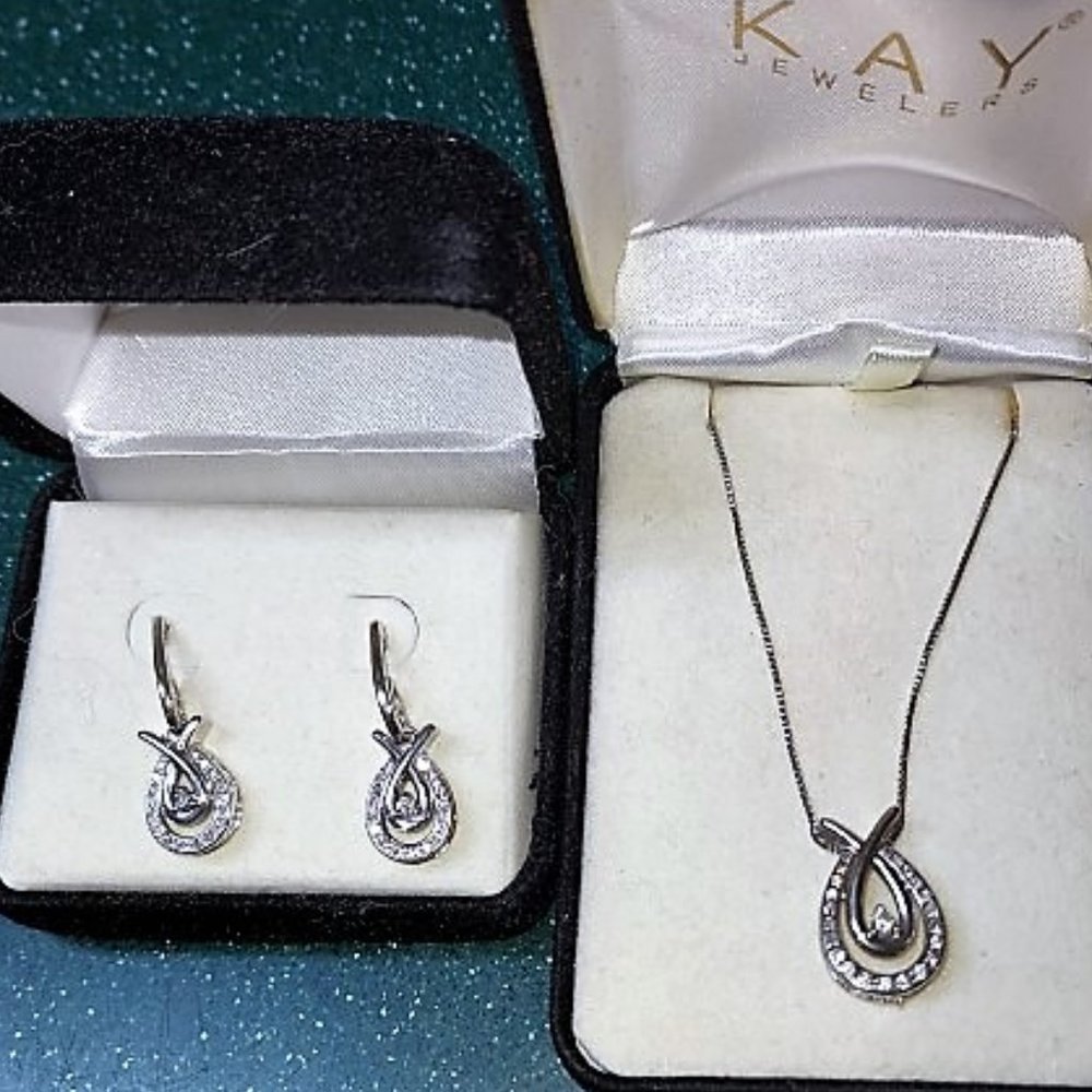 KAY JEWELERS LOVE EMBRACE DIAMOND NECKLACE & MATCHING EARRINGS SET NWT